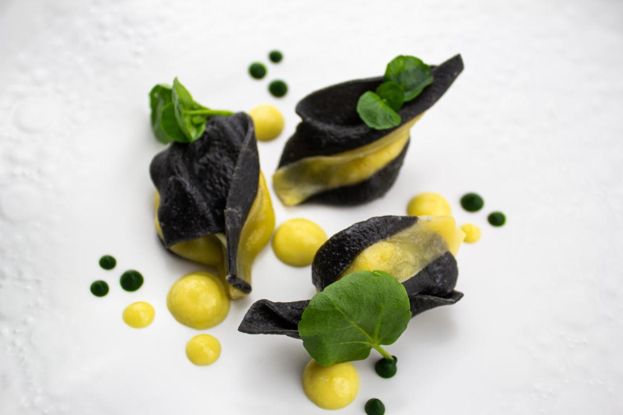 Chateau D'Origny, Chambres D'Hotes Et Restaurant Gastronomique Ouches Luaran gambar