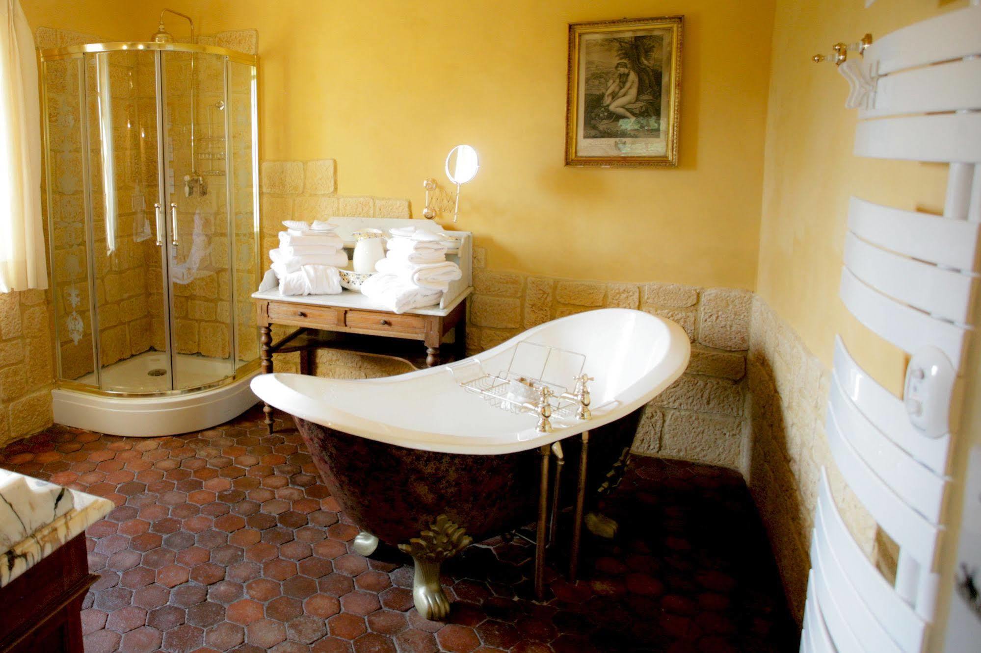 Chateau D'Origny, Chambres D'Hotes Et Restaurant Gastronomique Ouches Luaran gambar